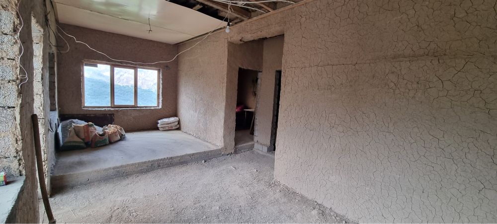 Chimyonda uy sotiladi