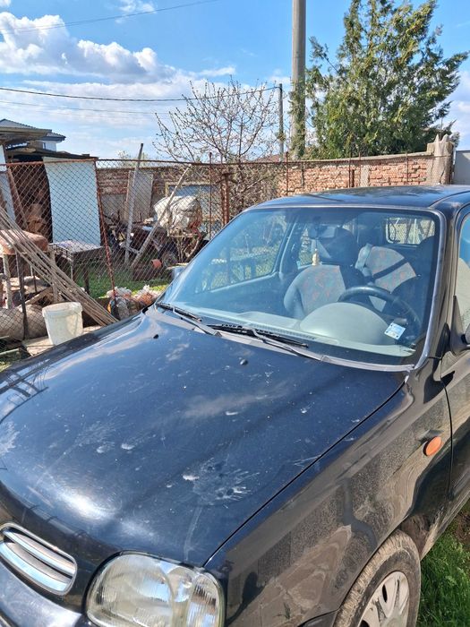 Продавам Нисан Микра