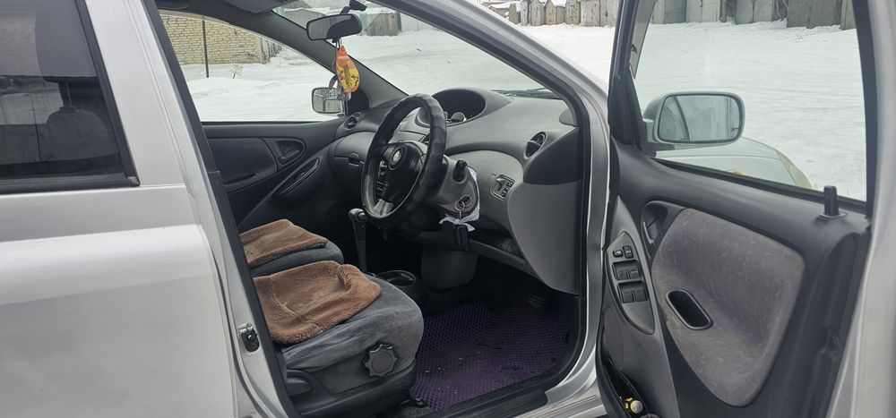 Продам машину Тойота витц