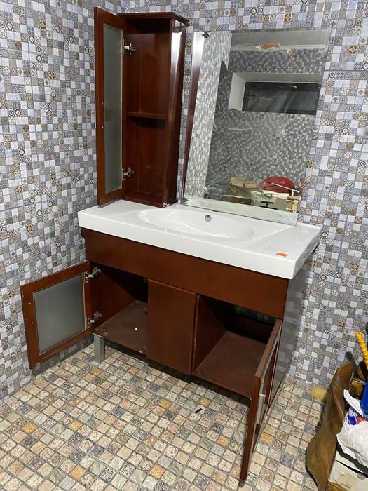 Раковина с мебелью