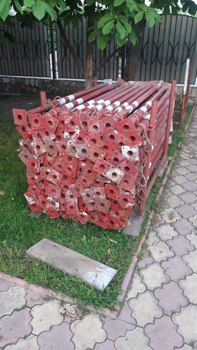 Popi metalici si schela de inchiriat