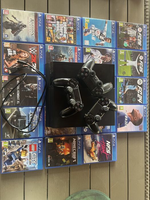 Vand PS4 + 19 jocuri + 3 Controllere