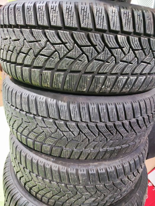 4 бр зимни 195/55/16 Dunlop