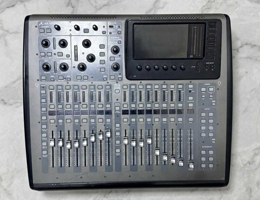 Акустика Behringer (Кульсары 0606/915246)