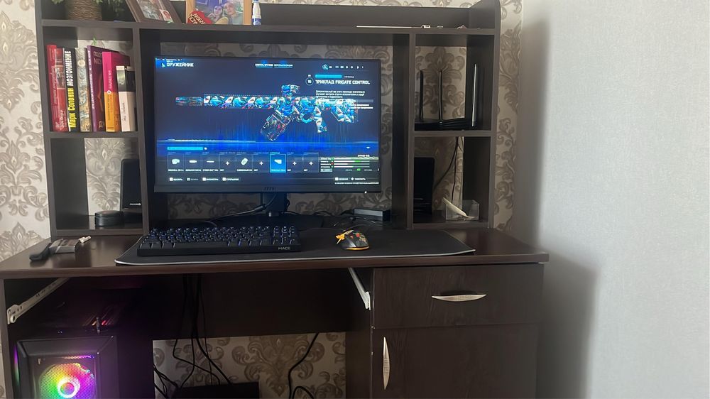 Компьютерный стол