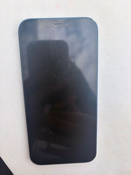 Iphone 12 simplu