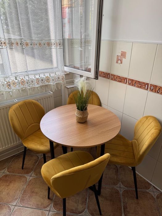 Închiriez apartament