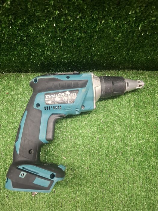 Винтоверт за гипсокартон Makita DFS452