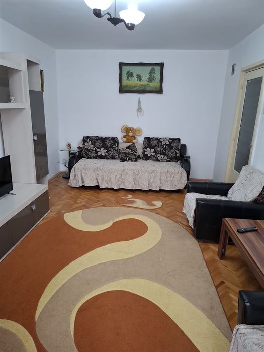 Închiriez apartament cu 2 camere zona Zavoi