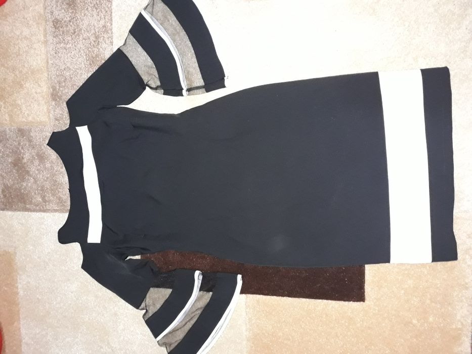Rochie neagra ..