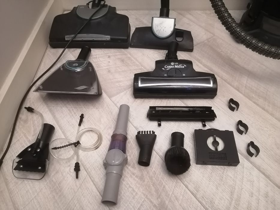 Продаю пылесос Roboclean Splus черно - серебристый.