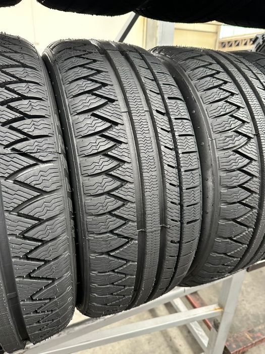 Ofertă Limitată! 4 anvelope M+S  235/45 r17 meteor