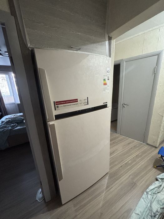 Продам холодильник LG б/у самовывоз район Орбиты 4