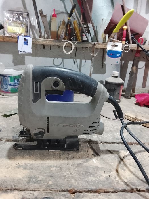 Лобзик                                     .