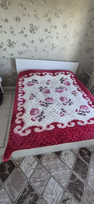 Продам двуспальную кровать  200×180