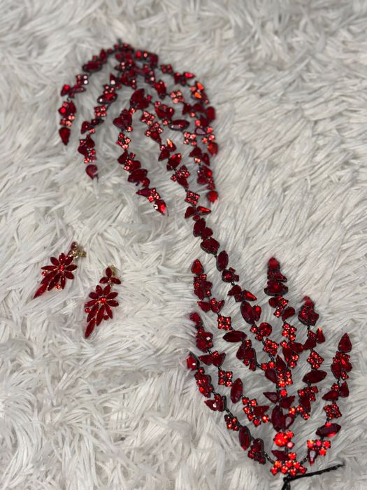 Аксесоари за коса и обеци