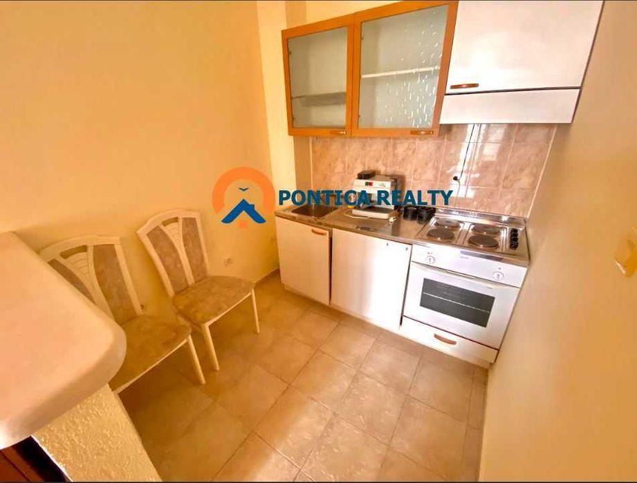 Двустаен на първа линия с гледка море в Свети Влас