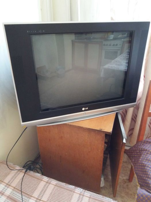 Телевизор жидкокристалический LG бу