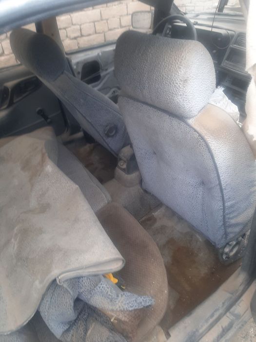 Форд машын сатылады. Метаны бар 100 лик