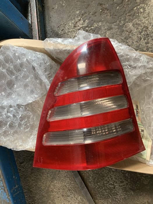 Десен фар w169, десен калник и задна броня w163, ляв стоп w203-комби