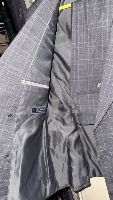 Продаю мужской костюм