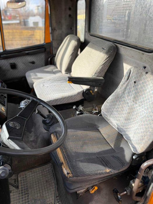 Самосвал Steyr 17S18