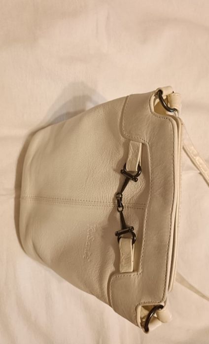 Geanta de umăr din piele de  culoarea crem