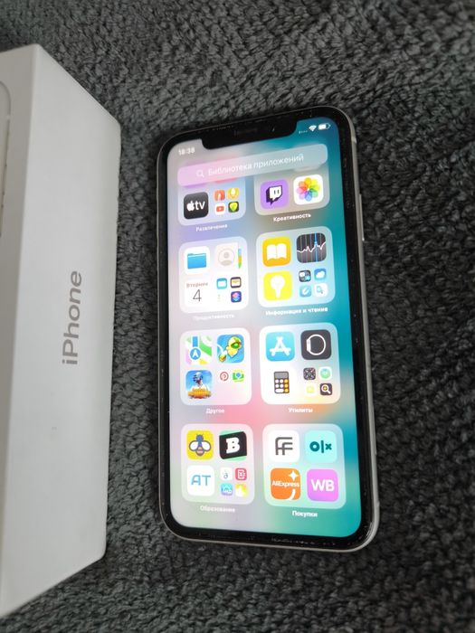iPhone 11 в отличном состоянии 64 gb.