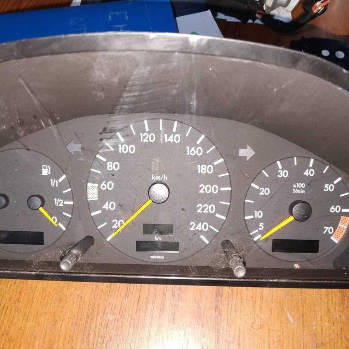 Щиток приборов (приборная панель), панель приборов к Mercedes C W202, 1996, купи