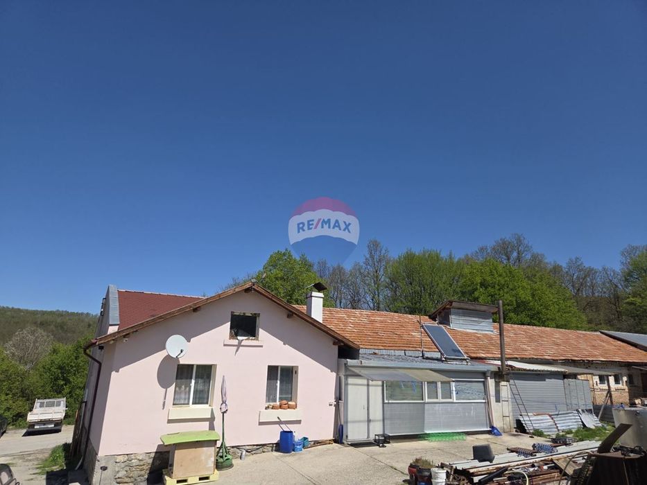 Кравеферма с жилищна сграда, с. Жълтеш, Габрово ТЕ