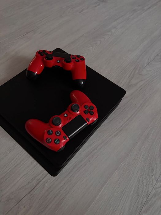 Playstation 4 использовался 2 месяца