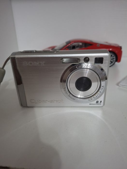 Цифровая камера Sony