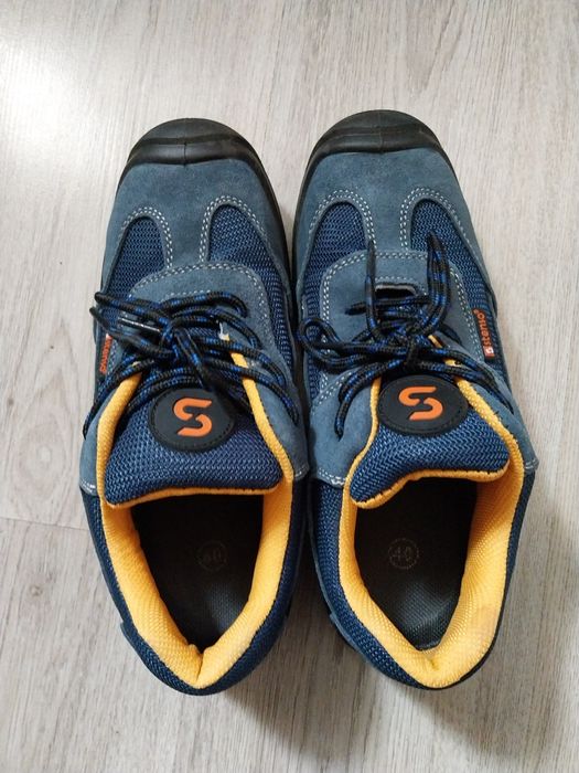 Работни обувки с бомбе