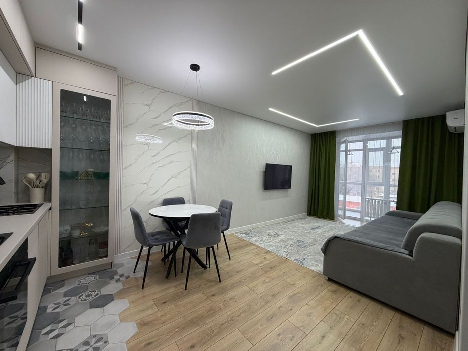 Продам 3к евро ЖК Кристал 4/5