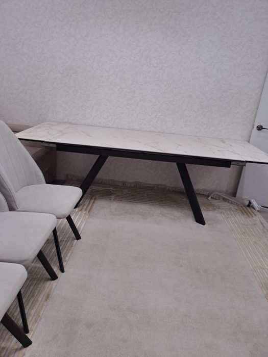 Стол для гостиной