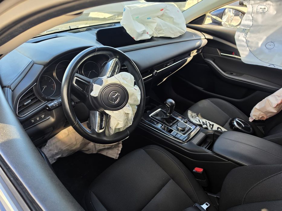 Mazda CX-30 2.0 Benzina + Electric 2021 avariat,lovit ,defect