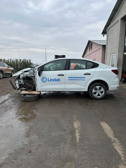 Dezmembrari Dacia Logan 3 2023 BERLINA 999 Motor complet fara anexe