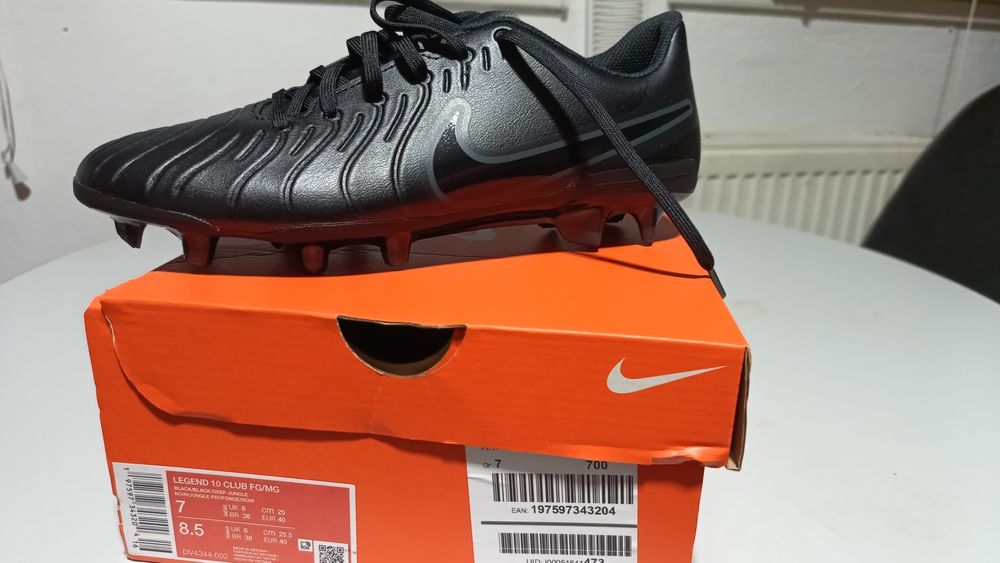 Adidași fotbal Nike Legend 10 Club FG/MG măsura 40