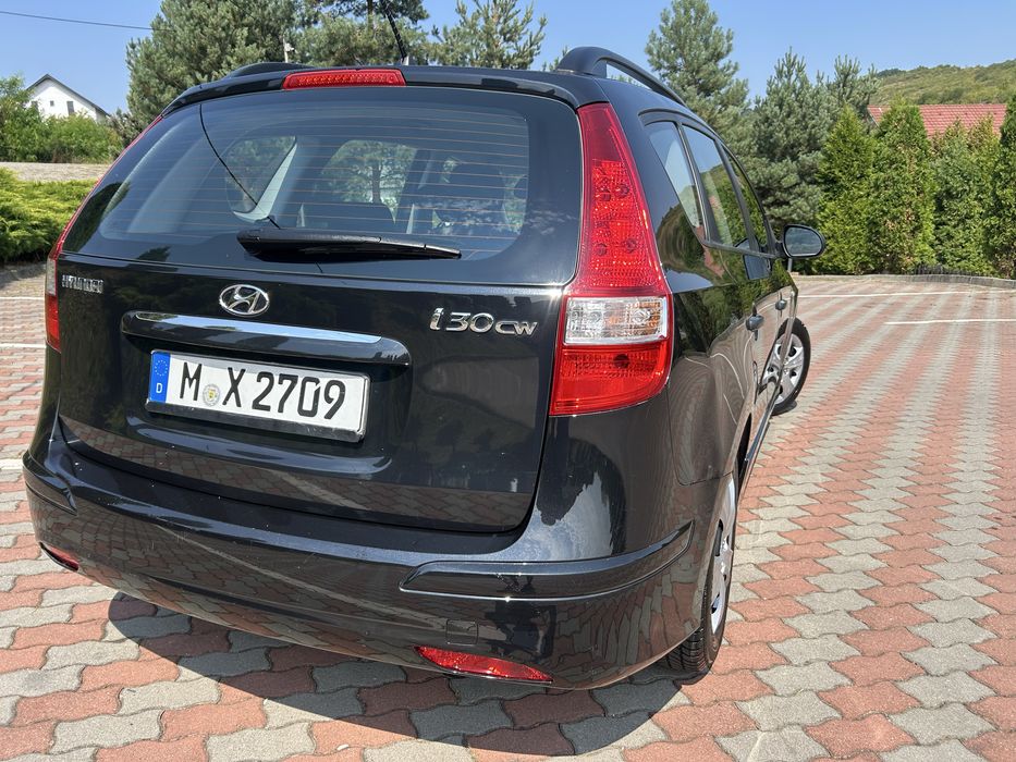 -Hyundai i30 facelift-break-2011-1.4benzina-109cai-euro5-adusa din germania-