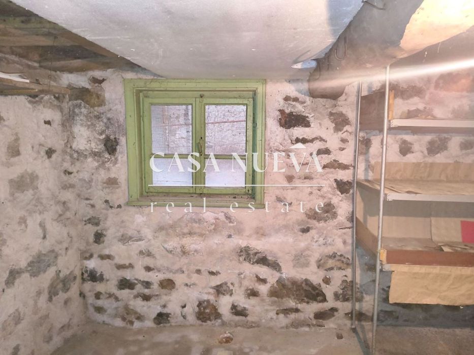 Къща в гр.Перник, кв.Бела вода