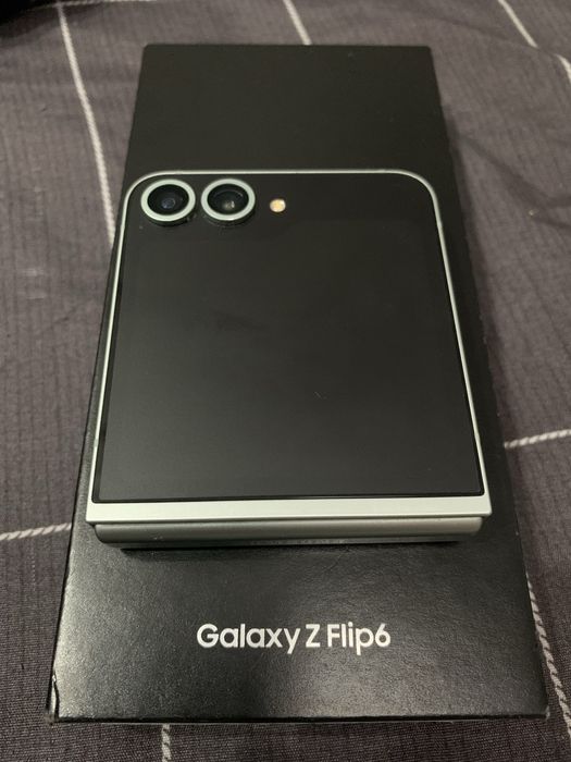 Продаю Samsung Flip6