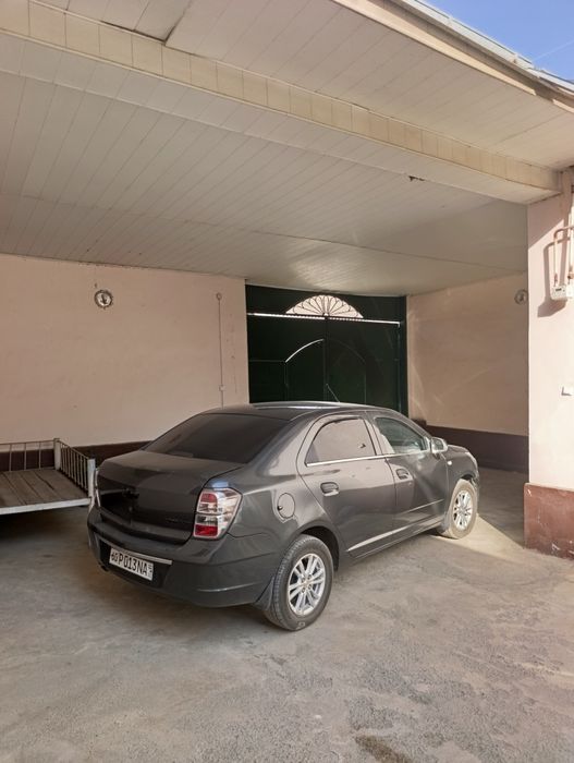 Уй сотилади Хонободда