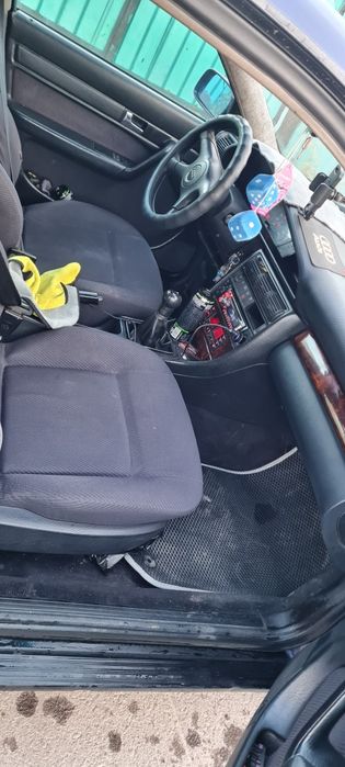 Продам ауди 100с4 2.6 объем машина свеже крашена!!!