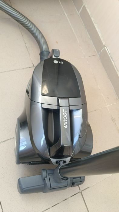 Пылесос LG Kompressor 2000w