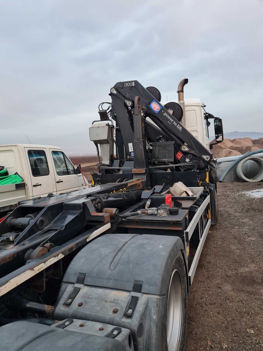 MAN cu Abroll si macara cu grefier