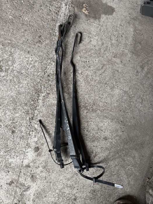 Поводки дворников Passat b3