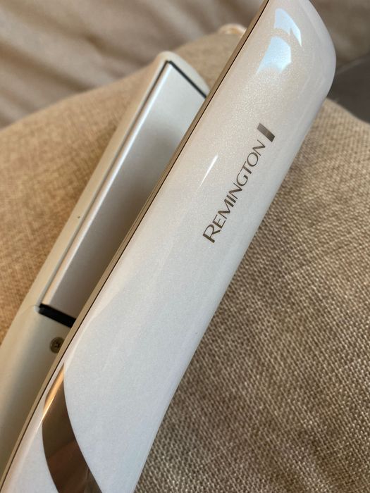 Преса за коса с пара Remington S9001 HYDRAluxe Pro