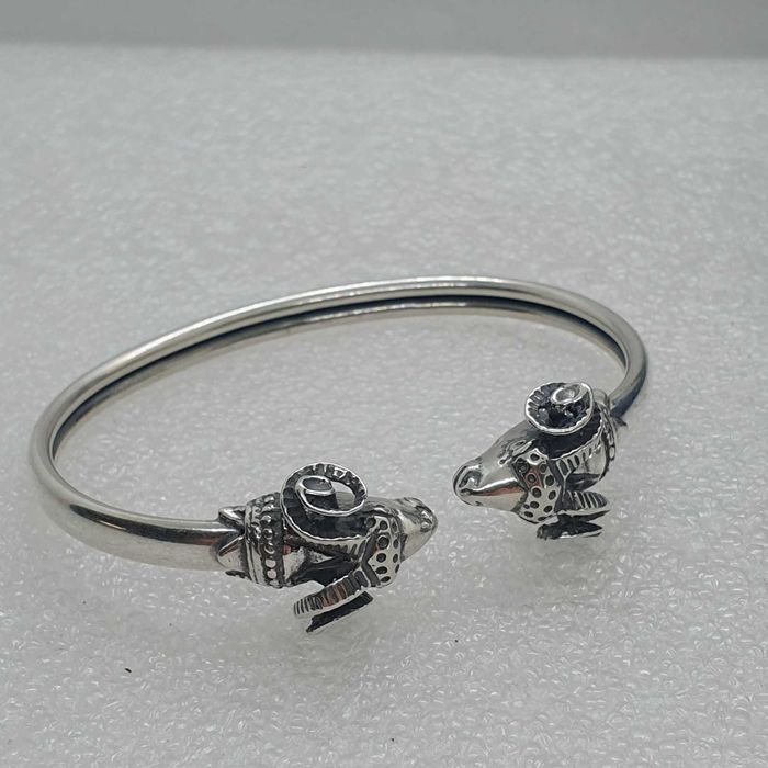 Нова масивна сребърна гривна