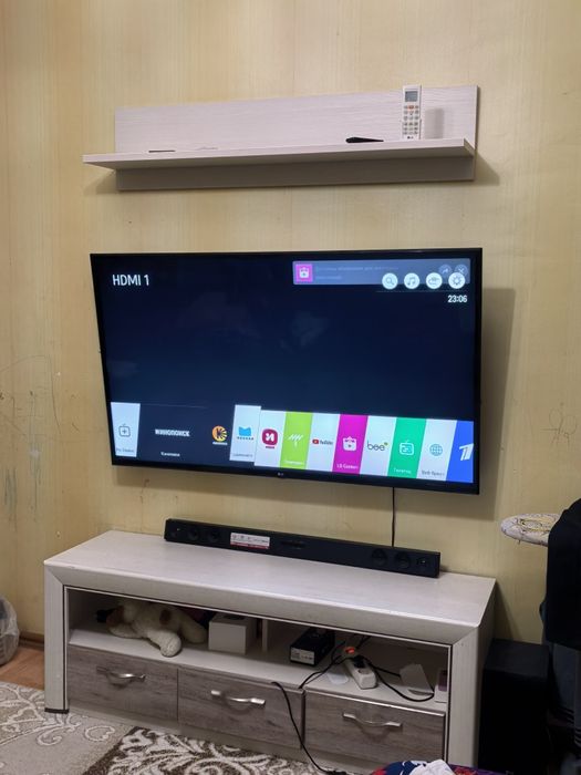 ТВ тумба с полкой