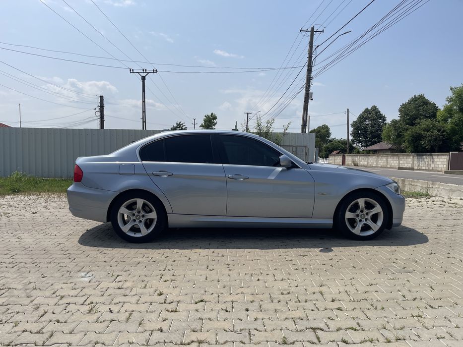 BMW Seria 3  E90 2011